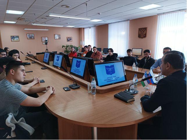 Сотрудники Генеральное консульство в Новосибирске встретились с соотечественники Алтайского края