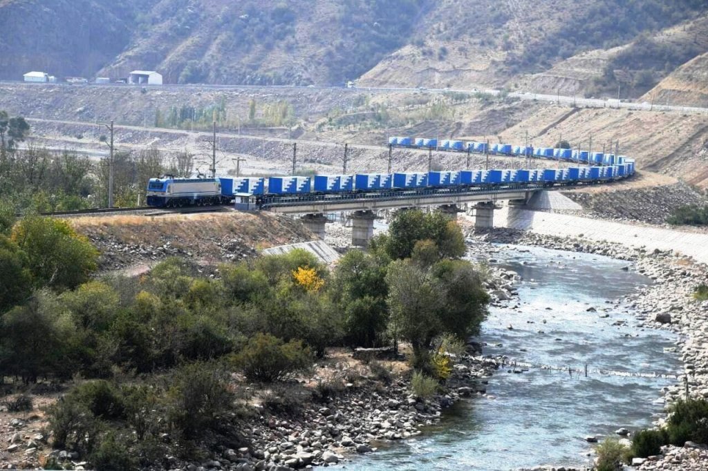 Узбекистан: ритмичные перевозки пассажиров и грузов, интеграция в международные транспортные коридоры